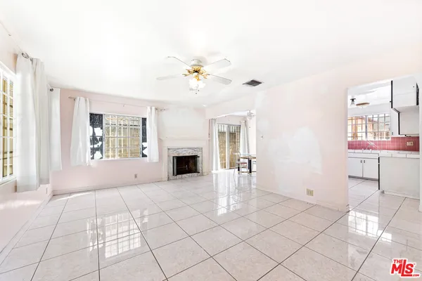 $949,000 | 711 North Priscilla Lane, Burbank, CA 91505
