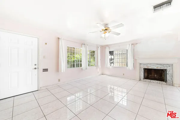 $949,000 | 711 North Priscilla Lane, Burbank, CA 91505