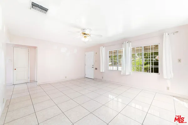 $949,000 | 711 North Priscilla Lane, Burbank, CA 91505