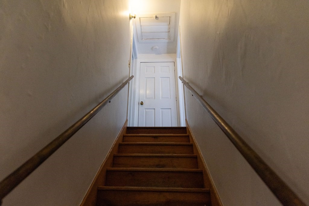 92 Burrington Road Heath, MA 01346 - Photo 8 of 30 a view of entryway