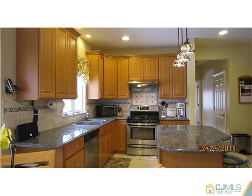 613 Perlee Avenue Raritan, NJ 08869 - Photo 2 of 20