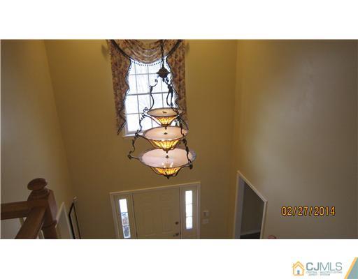 613 Perlee Avenue Raritan, NJ 08869 - Photo 11 of 20