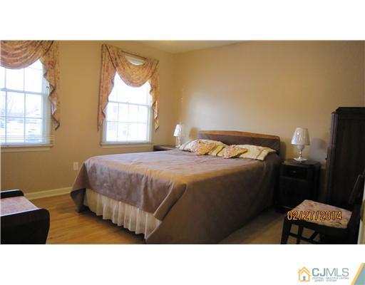 613 Perlee Avenue Raritan, NJ 08869 - Photo 15 of 20