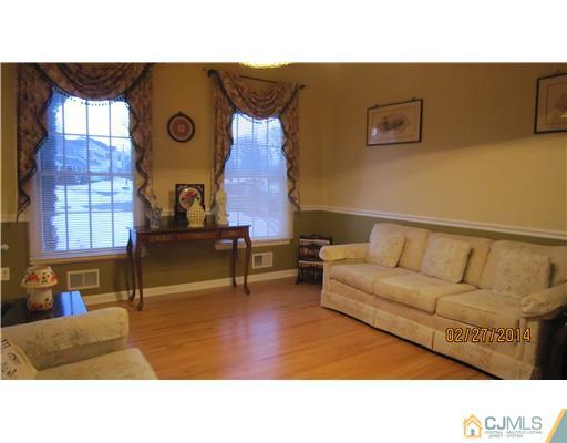 613 Perlee Avenue Raritan, NJ 08869 - Photo 4 of 20