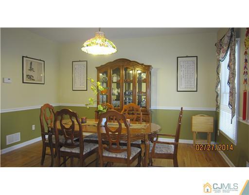 613 Perlee Avenue Raritan, NJ 08869 - Photo 5 of 20