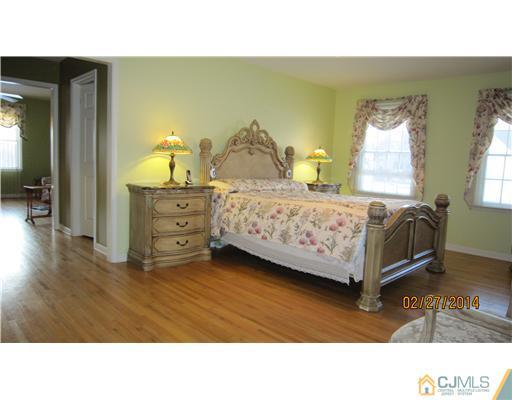 613 Perlee Avenue Raritan, NJ 08869 - Photo 6 of 20
