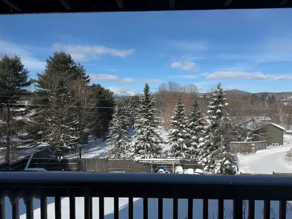 $2,500 | 473 Maple Street, Unit 3, Stowe, VT 05672