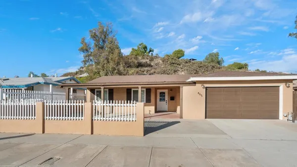 $3,550 | 465 Meadowbrook Drive, San Diego, CA 92114