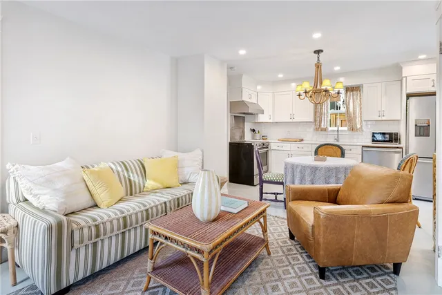 $1,950,000 | 604 Thames Street, Newport, RI 02840