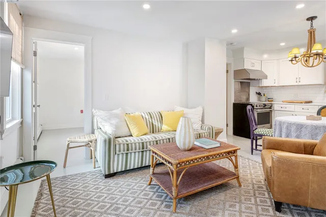 $1,950,000 | 604 Thames Street, Newport, RI 02840