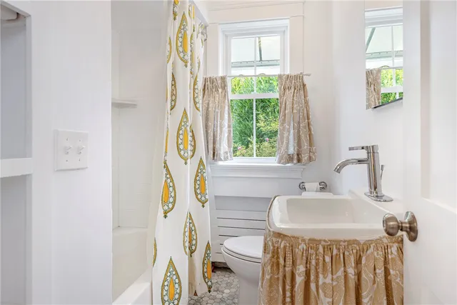 $1,950,000 | 604 Thames Street, Newport, RI 02840