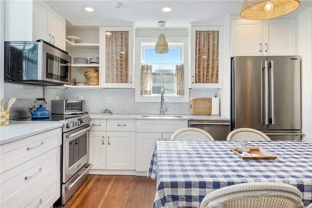 $1,950,000 | 604 Thames Street, Newport, RI 02840