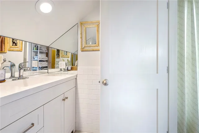 $1,950,000 | 604 Thames Street, Newport, RI 02840