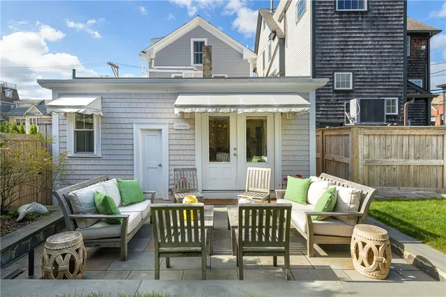 $1,950,000 | 604 Thames Street, Newport, RI 02840