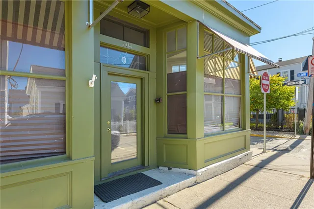 $1,950,000 | 604 Thames Street, Newport, RI 02840