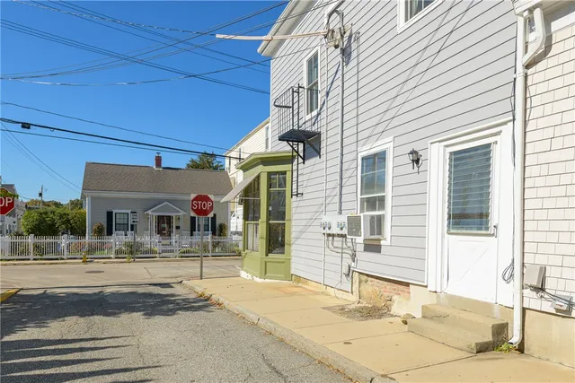 $1,950,000 | 604 Thames Street, Newport, RI 02840