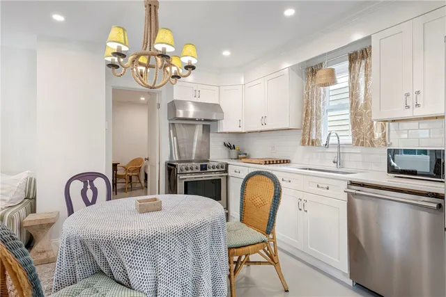 $1,950,000 | 604 Thames Street, Newport, RI 02840