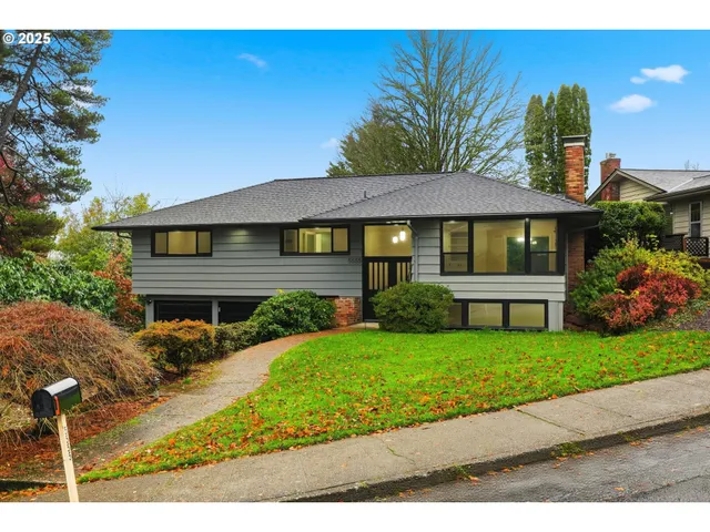 $800,000 | 5555 Southwest Dover Court, Portland, OR 97225
