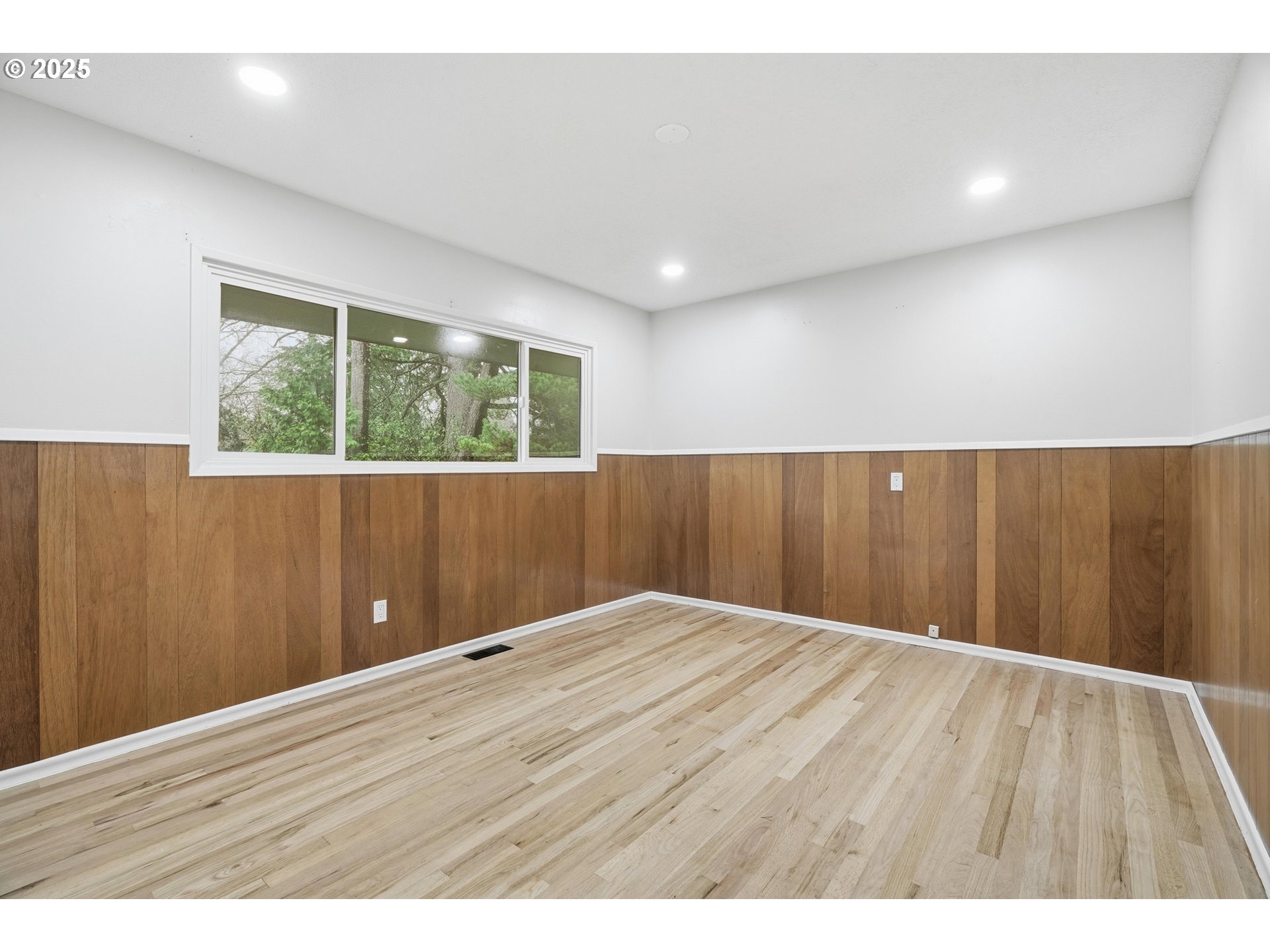 5555 Southwest Dover Court Portland, OR 97225 - Photo 20 of 38