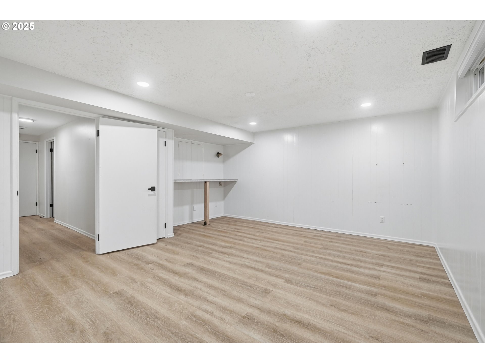 5555 Southwest Dover Court Portland, OR 97225 - Photo 28 of 38