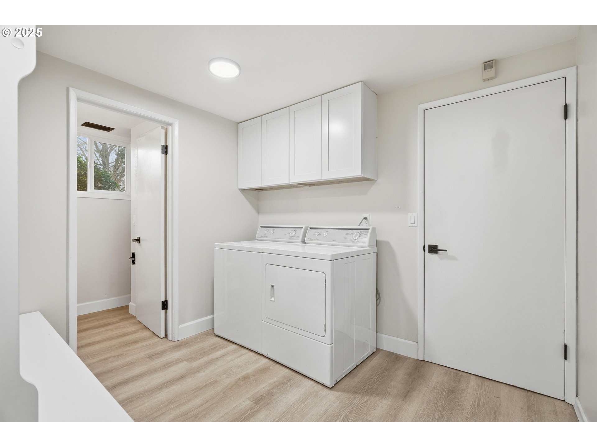 5555 Southwest Dover Court Portland, OR 97225 - Photo 29 of 38