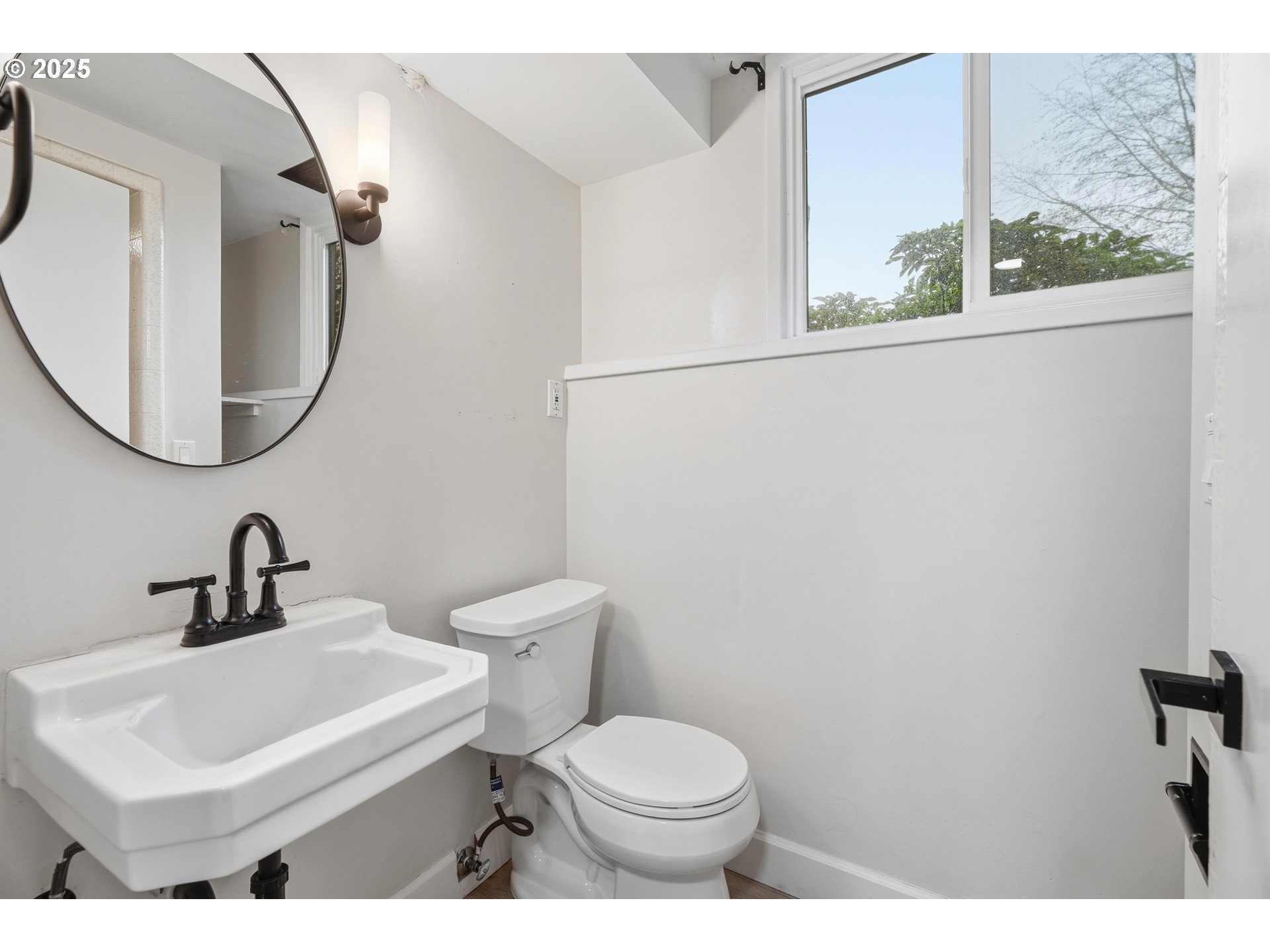 5555 Southwest Dover Court Portland, OR 97225 - Photo 30 of 38