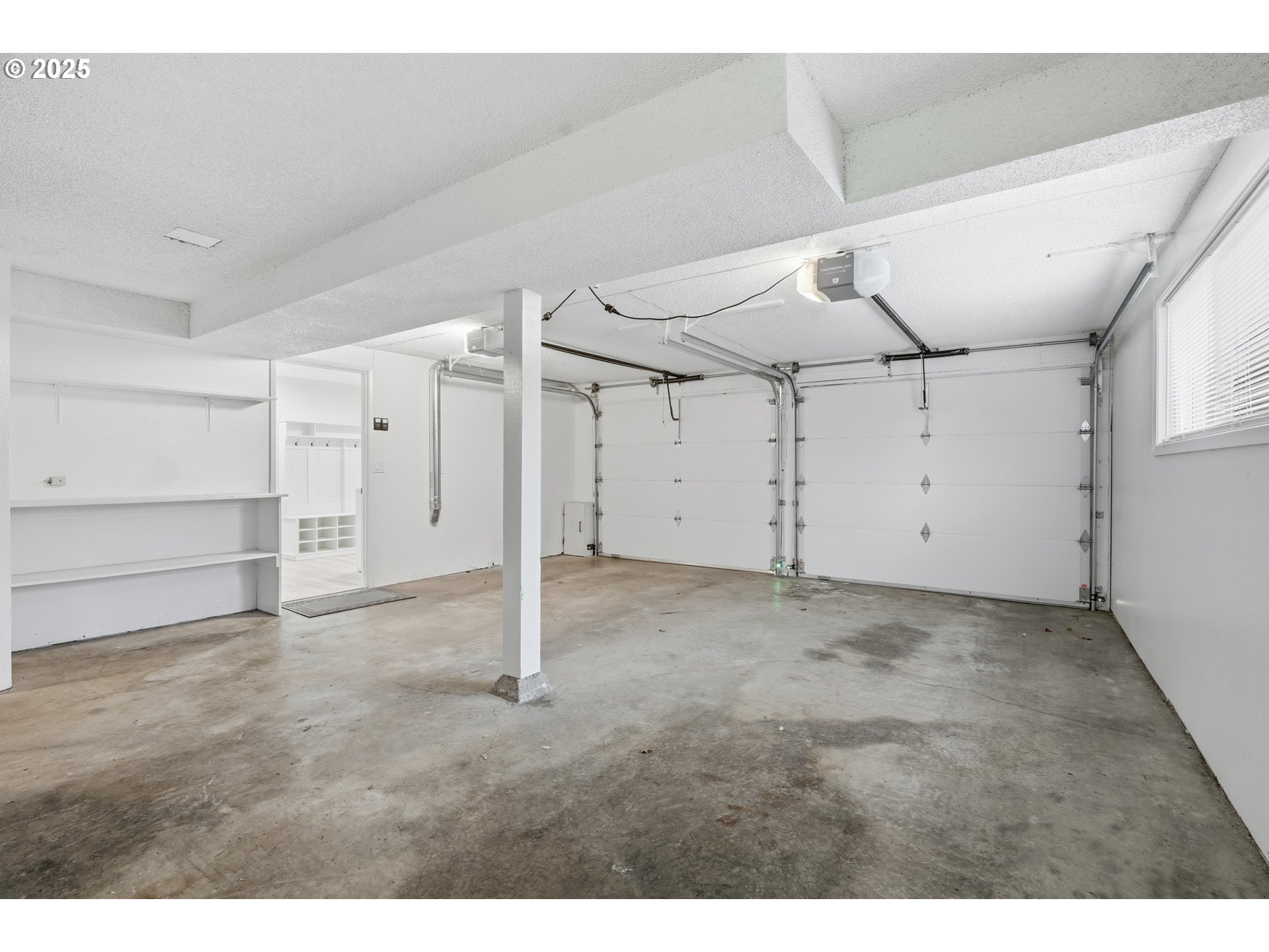 5555 Southwest Dover Court Portland, OR 97225 - Photo 31 of 38