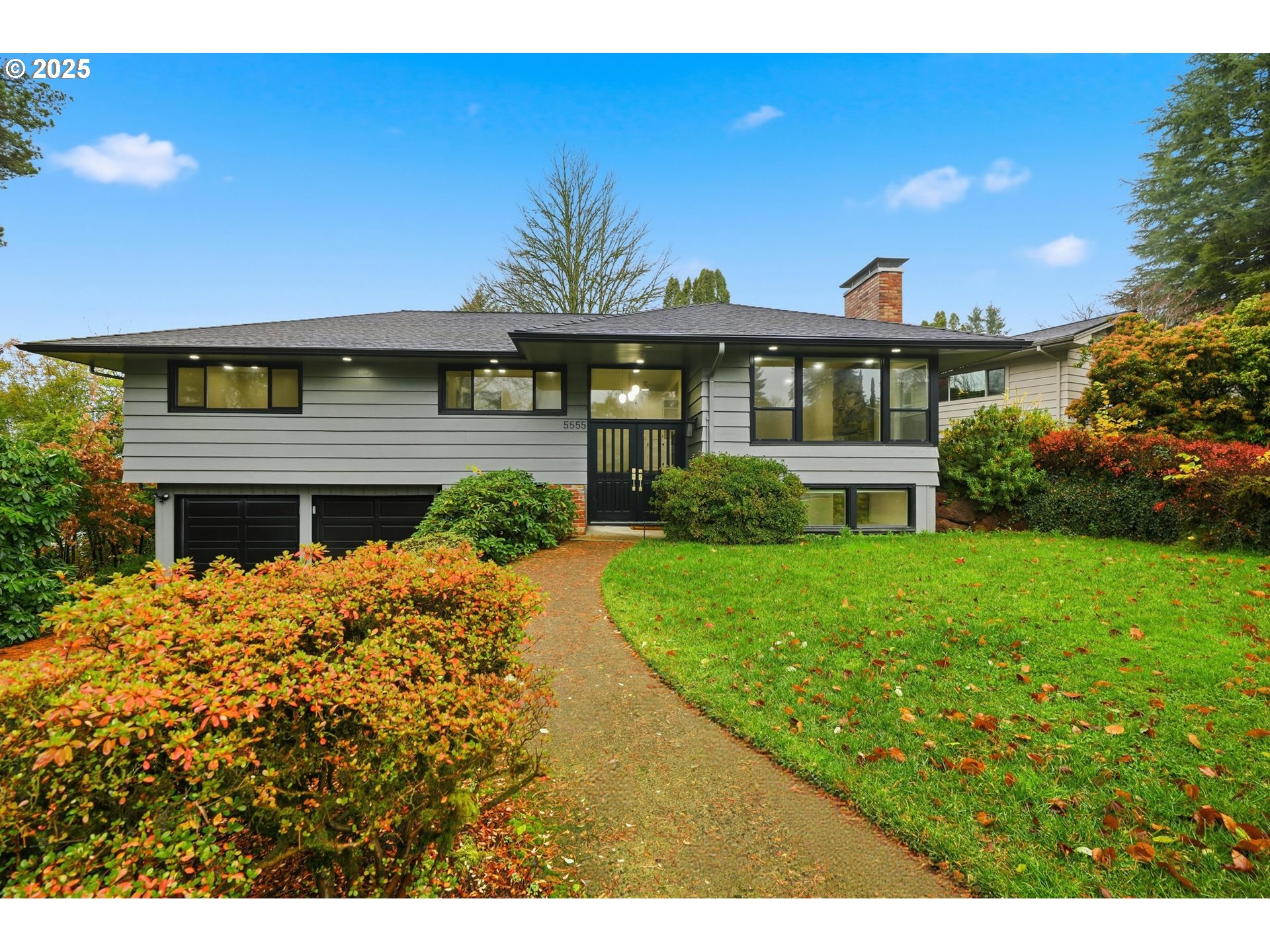 5555 Southwest Dover Court Portland, OR 97225 - Photo 4 of 38