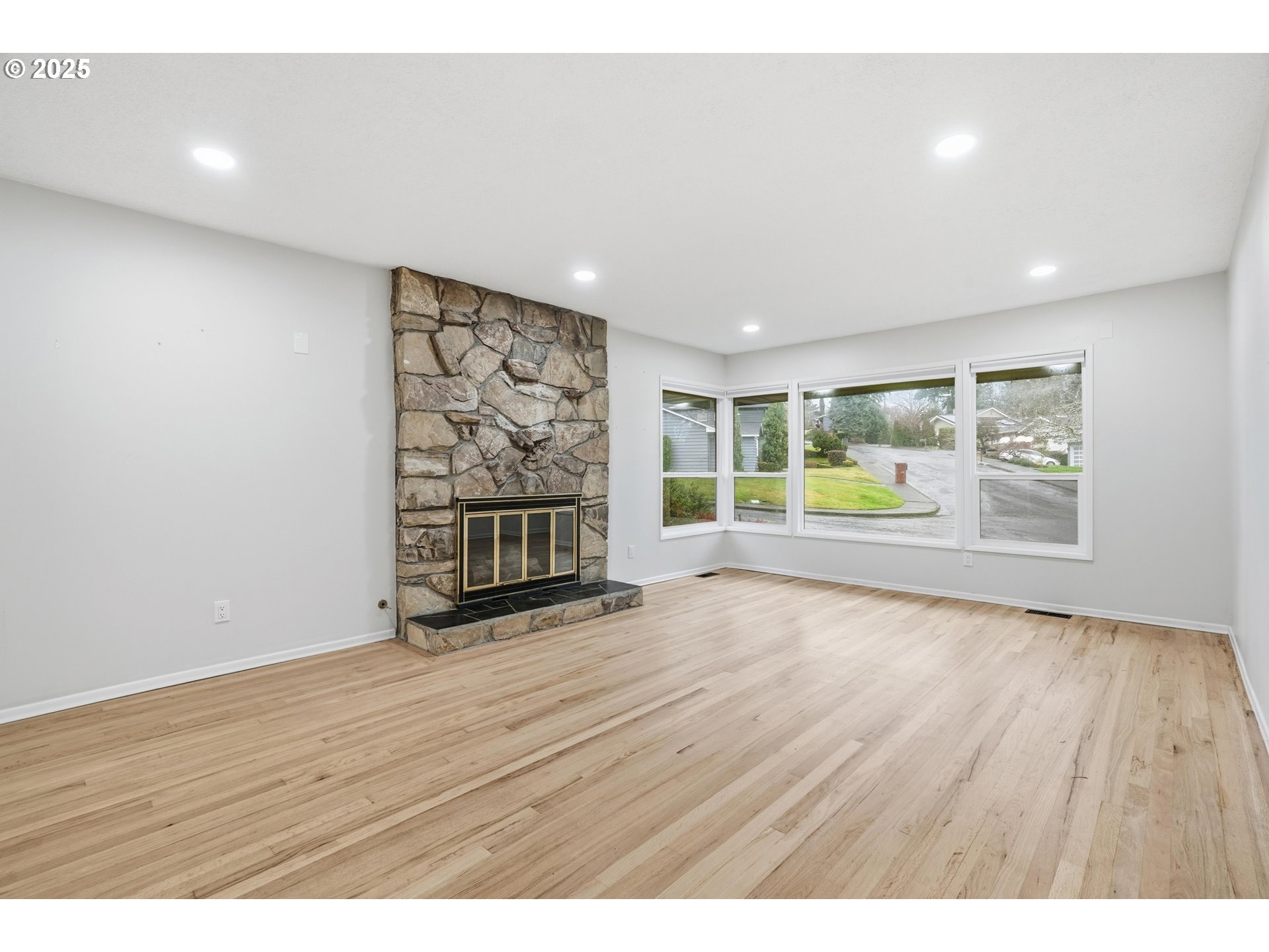 5555 Southwest Dover Court Portland, OR 97225 - Photo 8 of 38