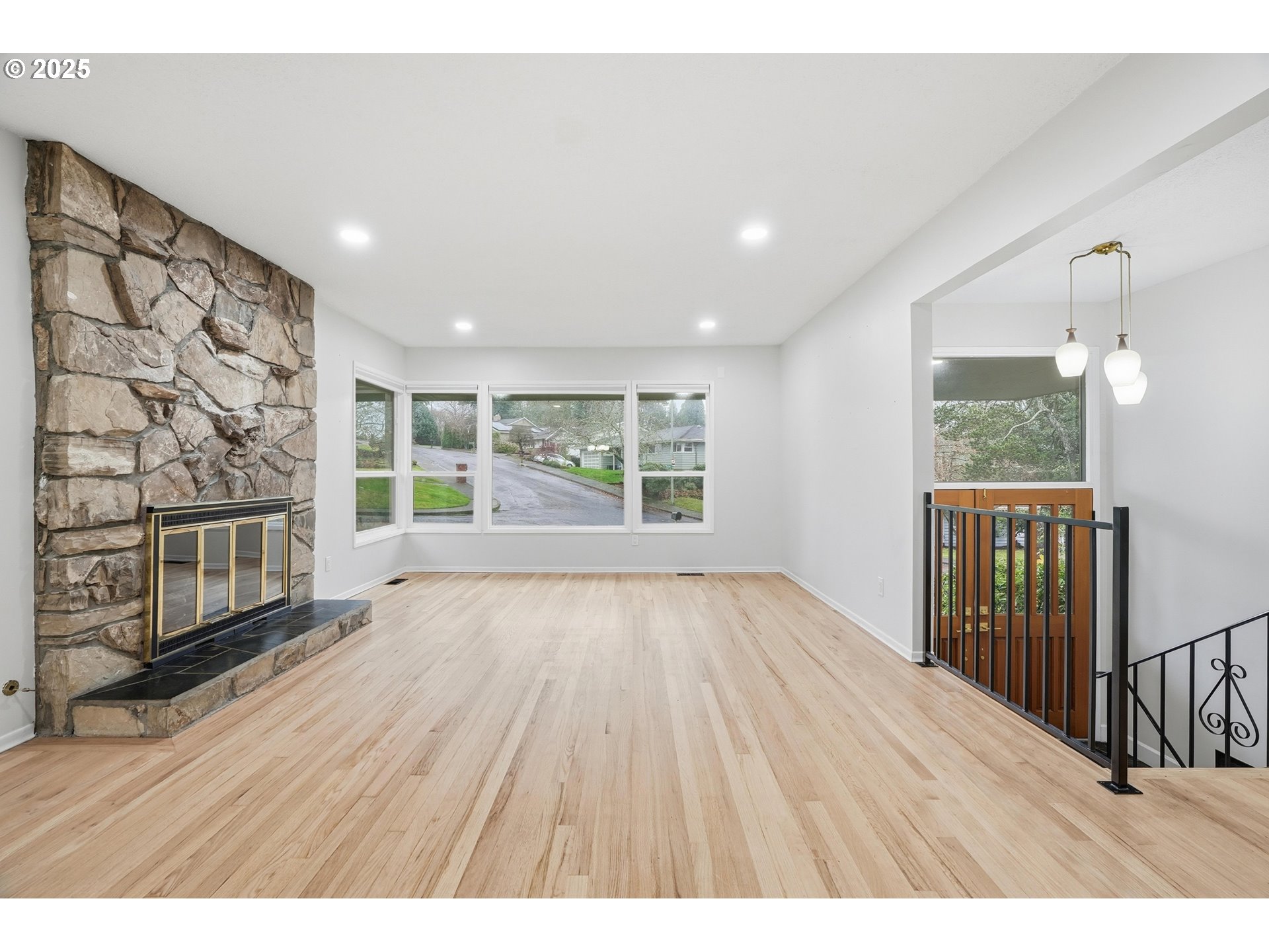 5555 Southwest Dover Court Portland, OR 97225 - Photo 9 of 38