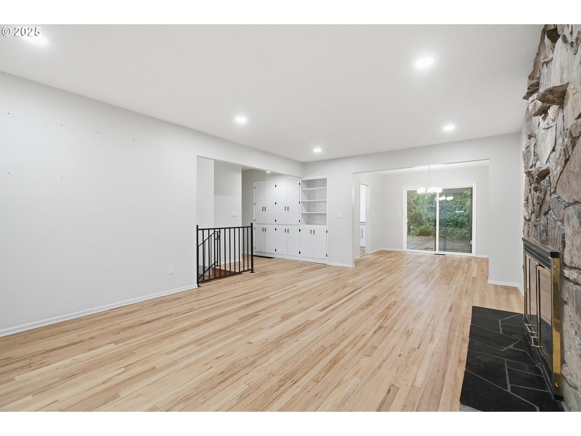 5555 Southwest Dover Court Portland, OR 97225 - Photo 10 of 38