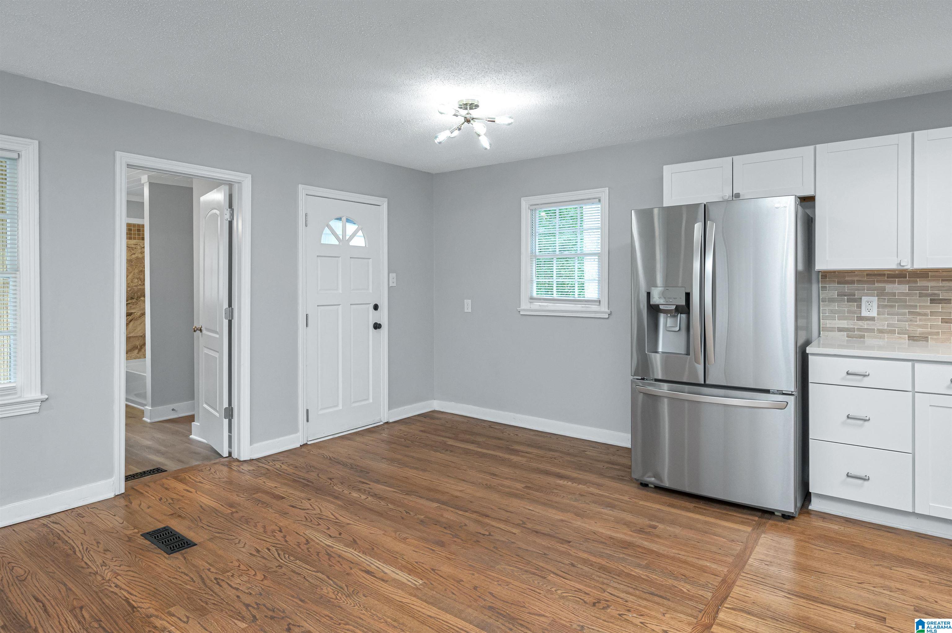 816 Martinwood Road Birmingham, AL 35235 - Photo 7 of 31