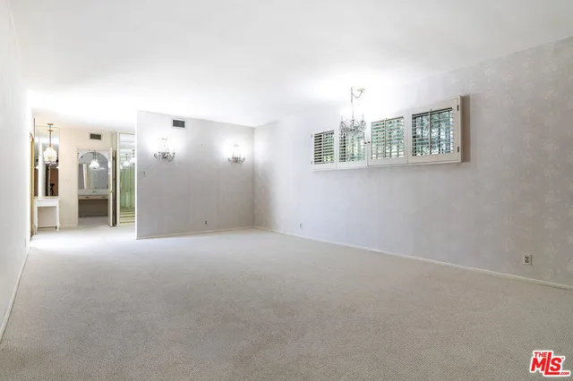 $9,800 | 180 North Highland Avenue, Los Angeles, CA 90036