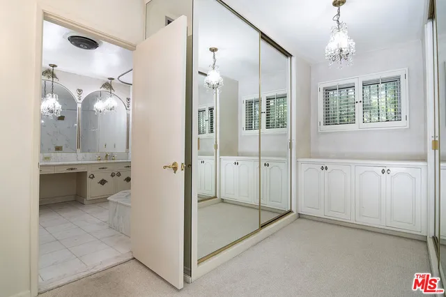 $9,800 | 180 North Highland Avenue, Los Angeles, CA 90036