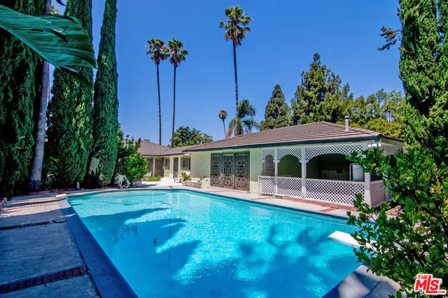 $9,800 | 180 North Highland Avenue, Los Angeles, CA 90036