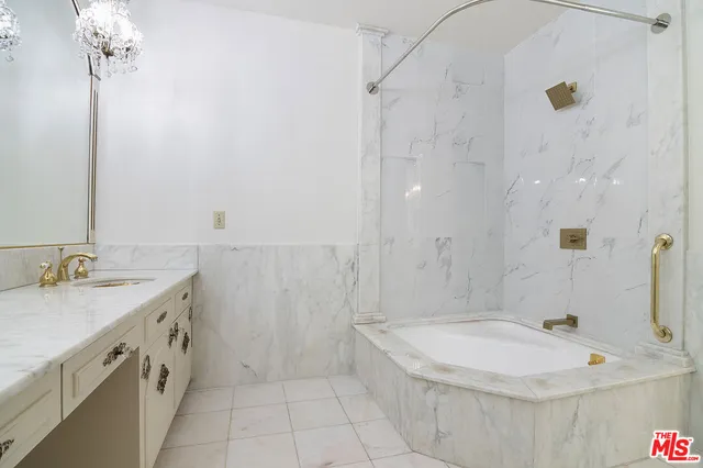 $9,800 | 180 North Highland Avenue, Los Angeles, CA 90036