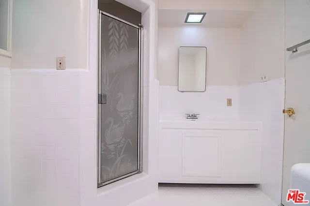 $9,800 | 180 North Highland Avenue, Los Angeles, CA 90036