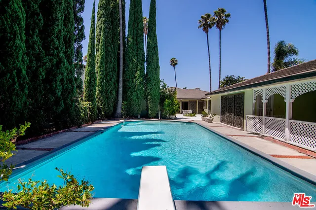 $9,800 | 180 North Highland Avenue, Los Angeles, CA 90036