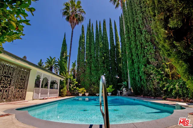 $9,800 | 180 North Highland Avenue, Los Angeles, CA 90036