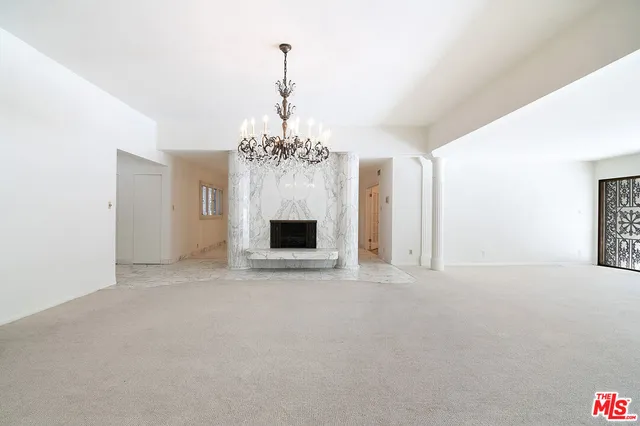 $9,800 | 180 North Highland Avenue, Los Angeles, CA 90036