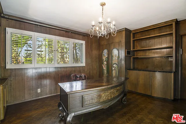 $9,800 | 180 North Highland Avenue, Los Angeles, CA 90036