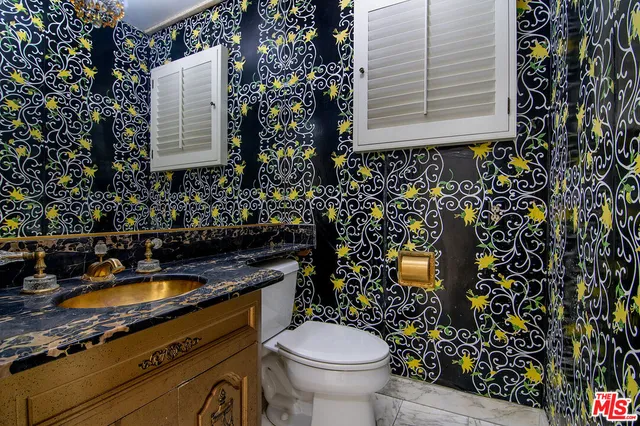 $9,800 | 180 North Highland Avenue, Los Angeles, CA 90036