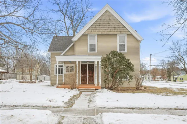 $275,000 | 102 North 4th Street, River Falls, WI 54022