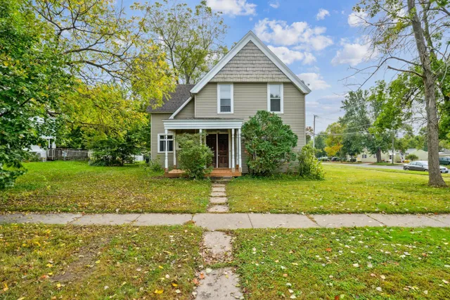 $288,888 | 102 North 4th Street, River Falls, WI 54022