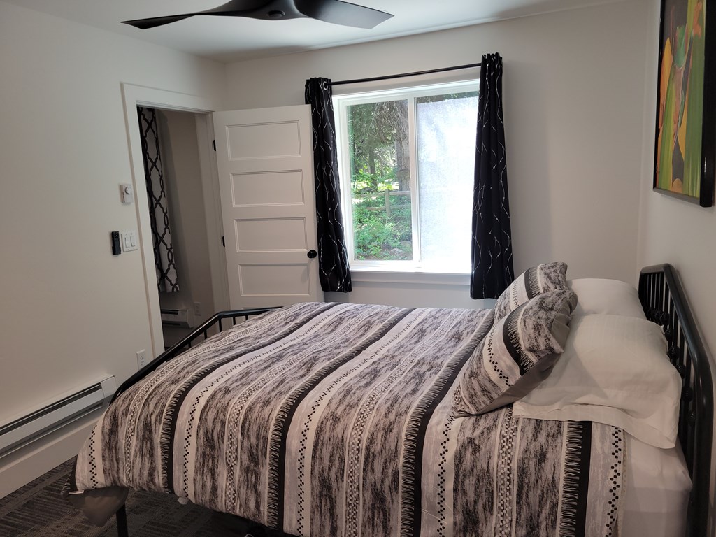579 Noland Road Cascade, ID 83611 - Photo 19 of 31 BED, BEDDING, DECOR INCLUDED
