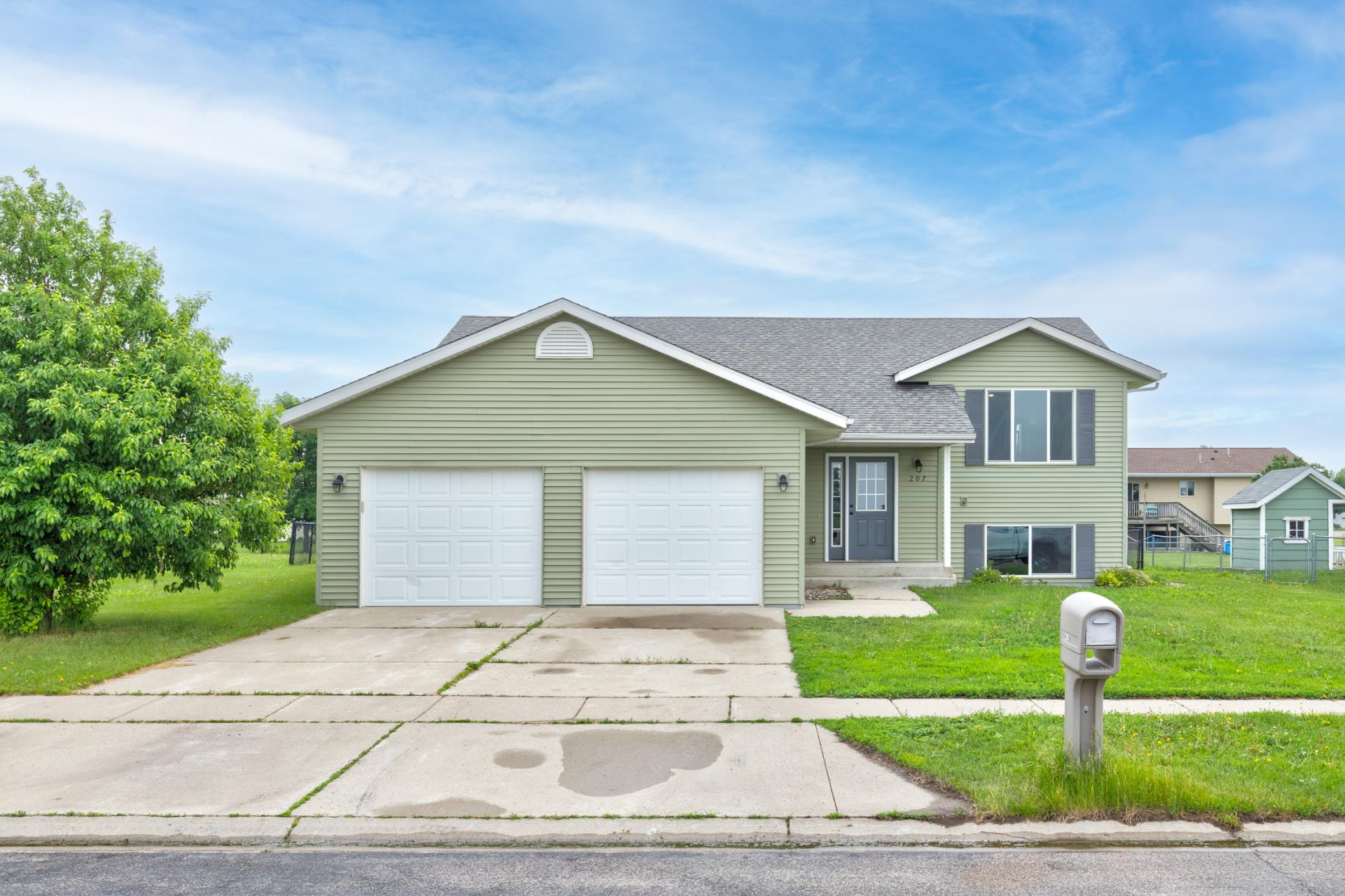 207 London Road Marshall, MN 56258 - Photo 1 of 1 Gallery Image 1