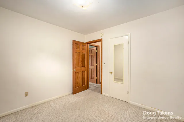 $329,700 | 1129 Elmwood Drive, Jenison, MI 49428