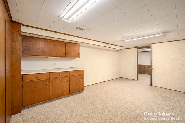 $329,700 | 1129 Elmwood Drive, Jenison, MI 49428