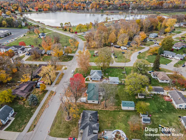 $329,700 | 1129 Elmwood Drive, Jenison, MI 49428