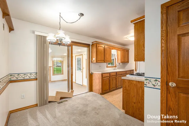 $329,700 | 1129 Elmwood Drive, Jenison, MI 49428